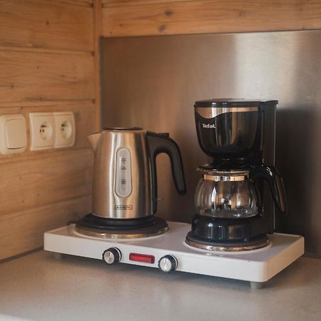 zeeuwse chalet voor 2 personen Serooskerke  Buitenkant foto