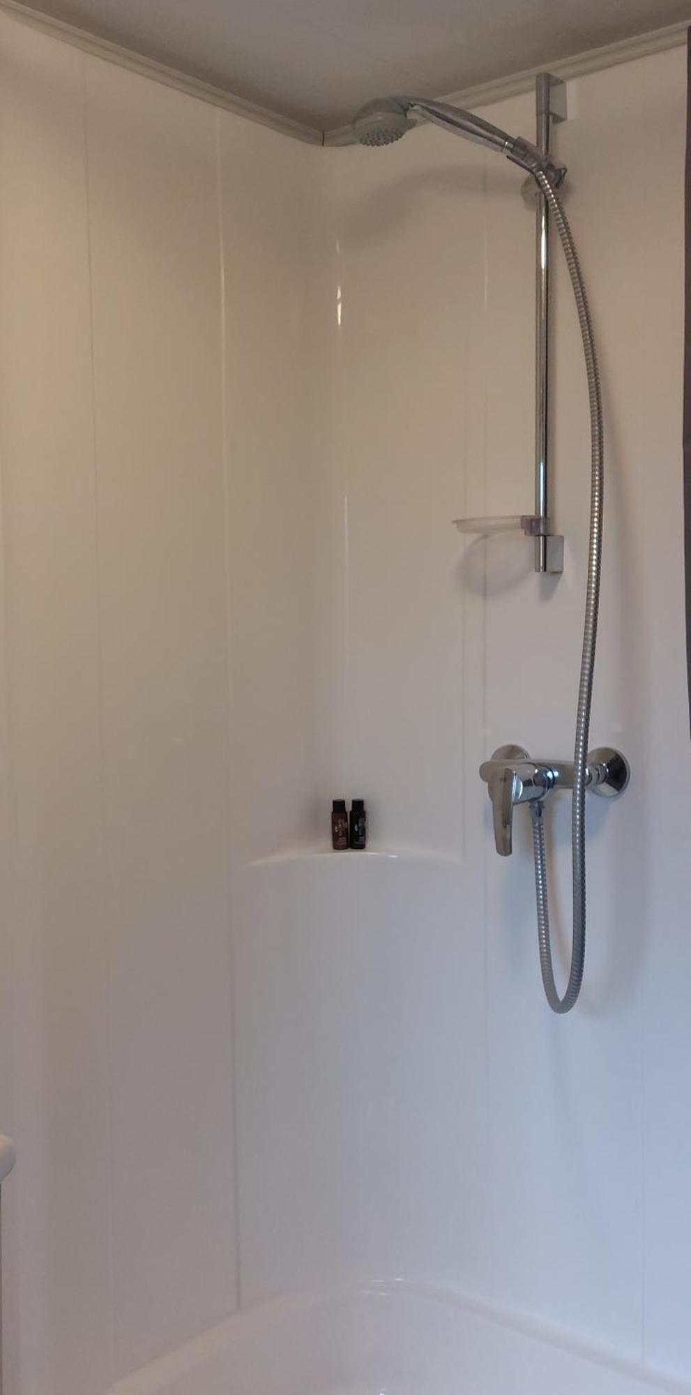 zeeuwse chalet voor 2 personen Serooskerke  Buitenkant foto